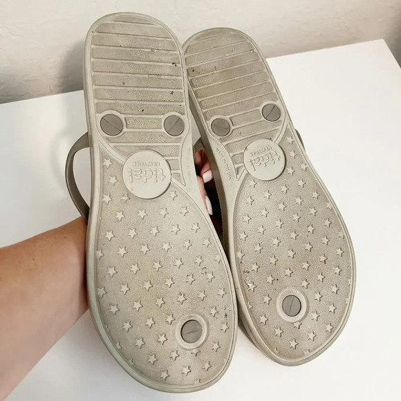 TIDAL Tropical Print Classic Flip Flops - Picture 6 of 9